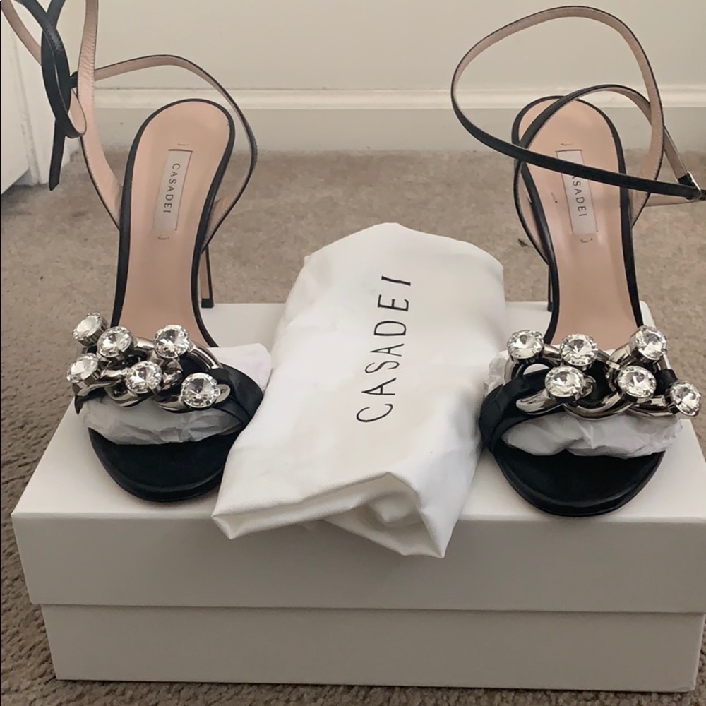 Casadei c chain heel size 40